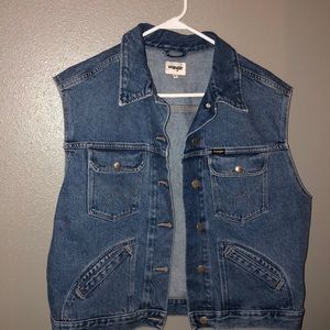 Women’s medium wrangler vest